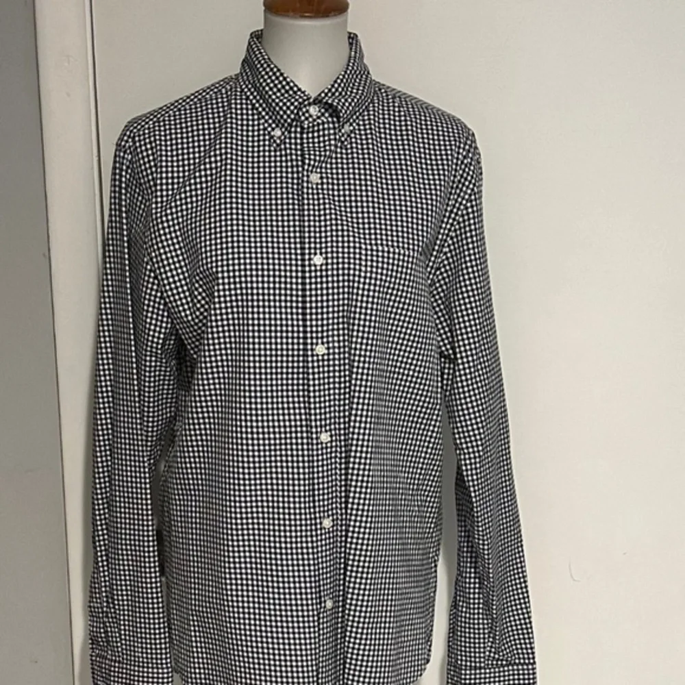 J Crew Plaid Shirt - Size‎ M.